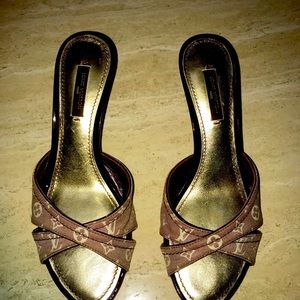 LOUIS VUITTON HIGH HEELS